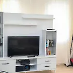 Elma Villa *