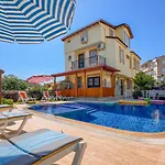 Elma Villa *